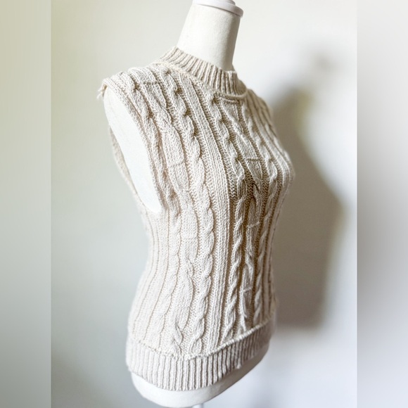 By Together Chunky Knit Vest - Picture 2 of 5